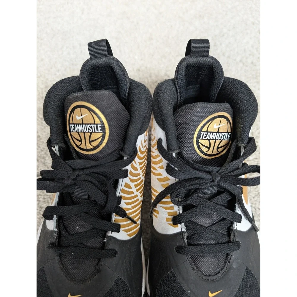 Nike AQ4224-004 Team Hustle D 9 Basketball Shoes Youth 7Y Black Gold Mid Top